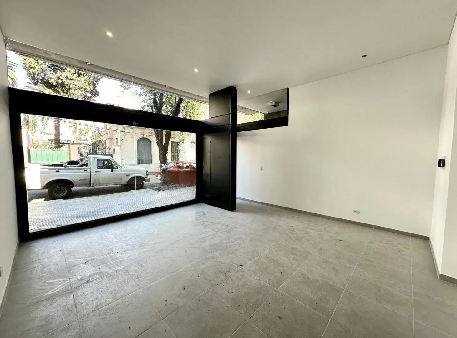 Local en Rodriguez 1500 3