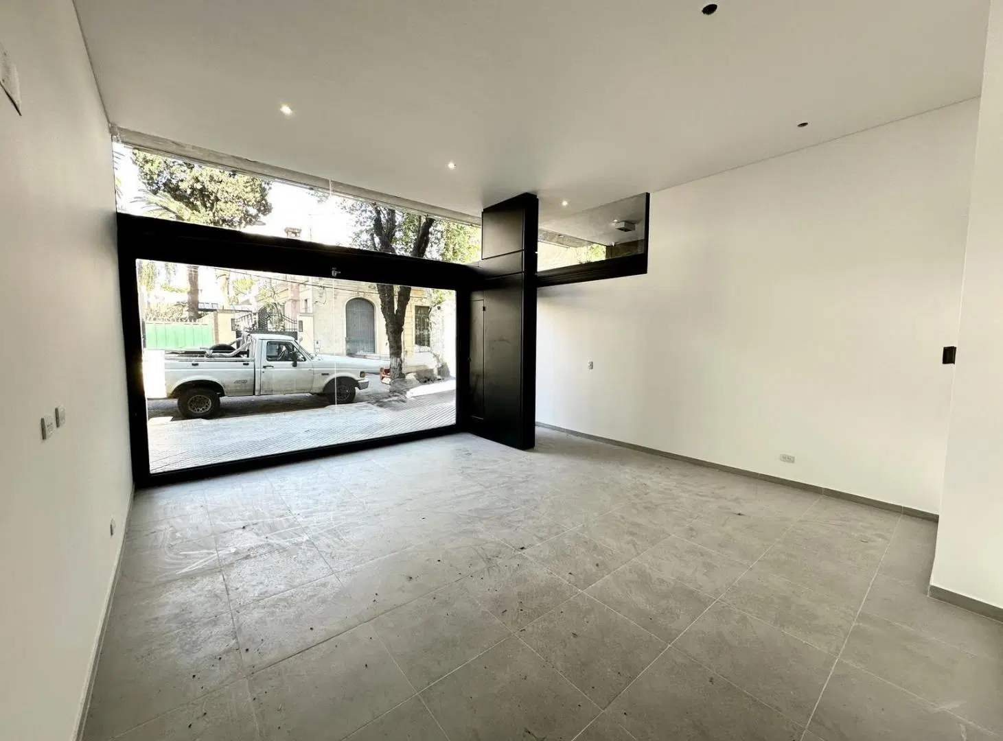 Local en Rodriguez 1500 8