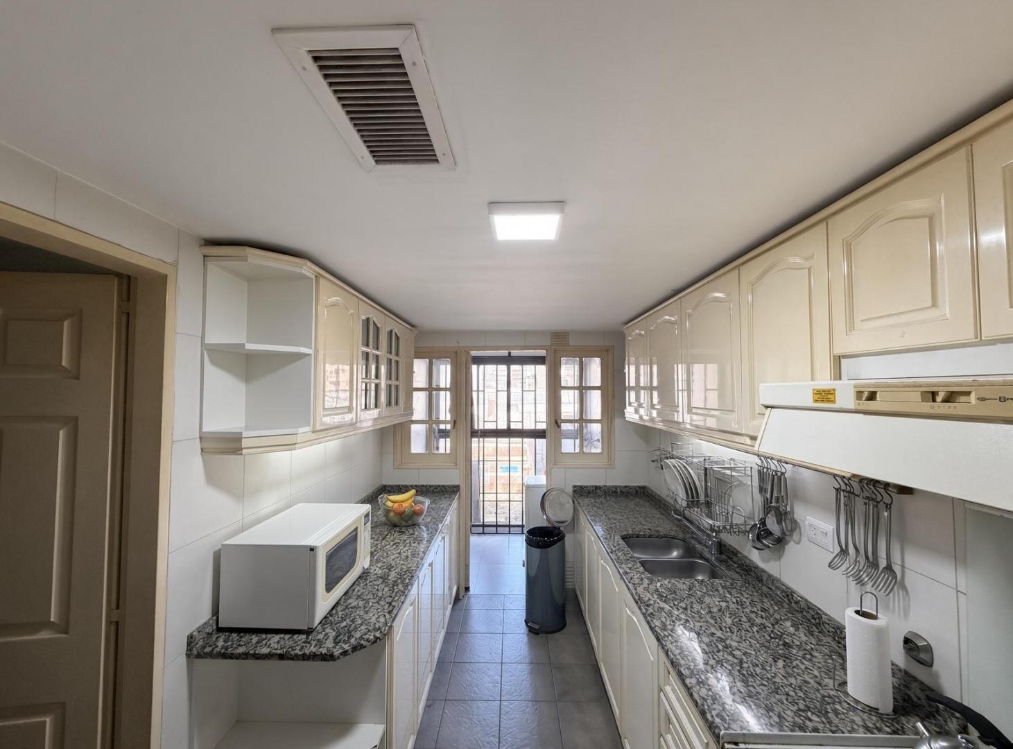 Foto de Piso Exclusivo con Cochera y Pileta, imagen 2