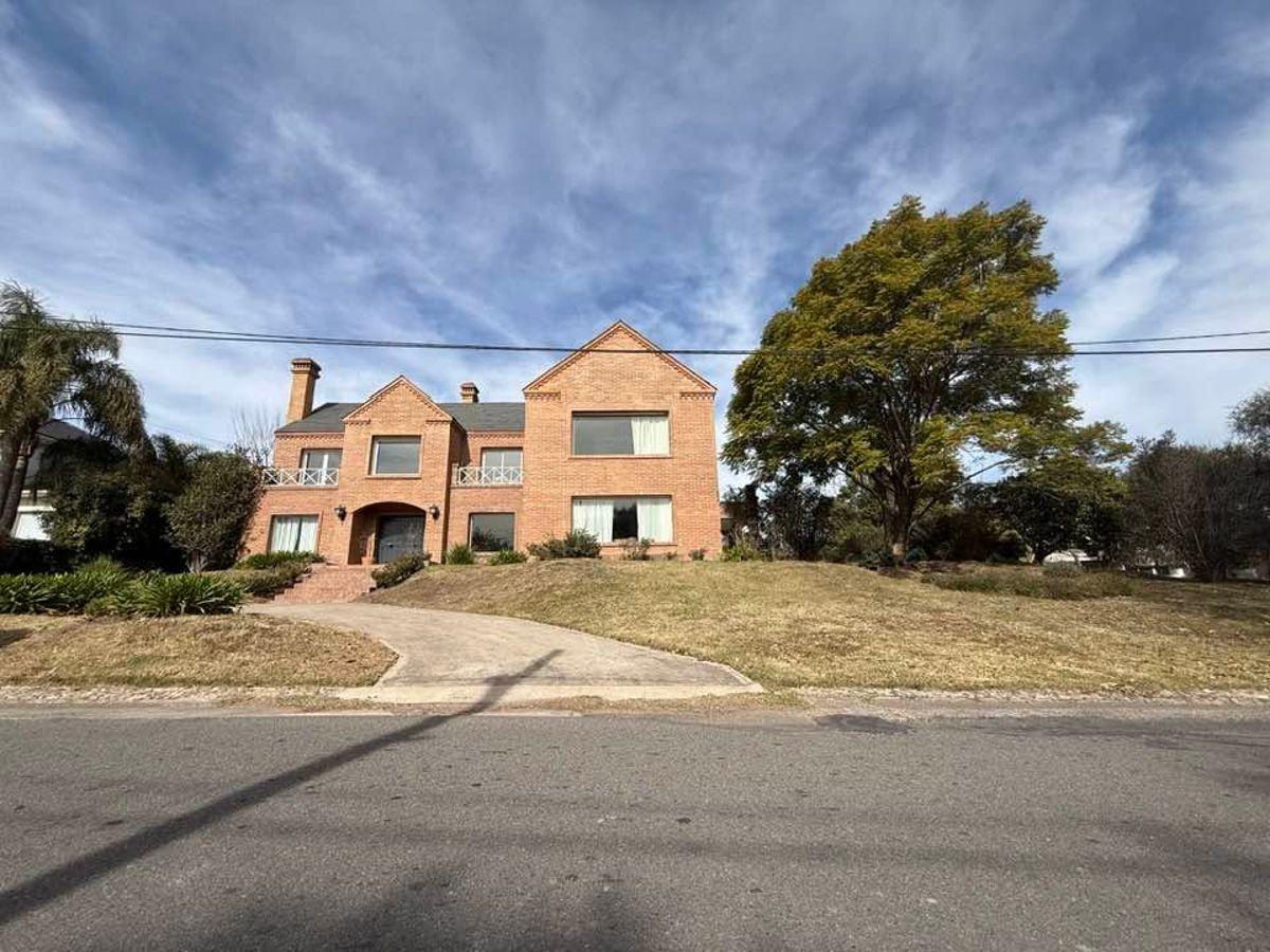 Foto de Las Delicias Gran casa en venta, 4 dormitorios, dependencia de, imagen 1
