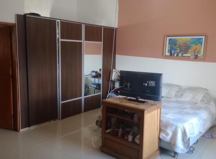 CASA VENTA C/ DEPARTAMENTO. MARQUES DE SOBREMONTE. 3 DORMITORIOS. COCHERA 4