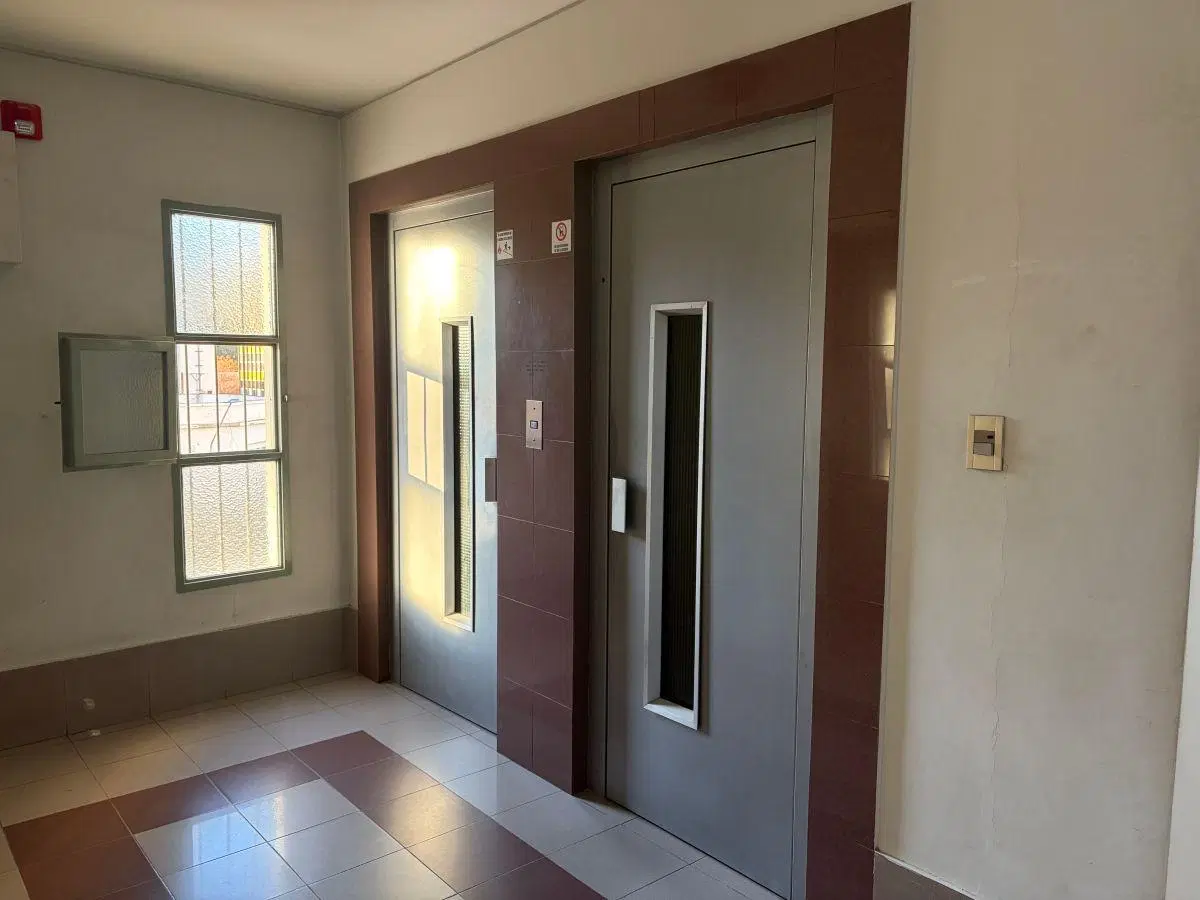 VENDO Oficina Centrica. Rivadavia 86. Neuquén 8