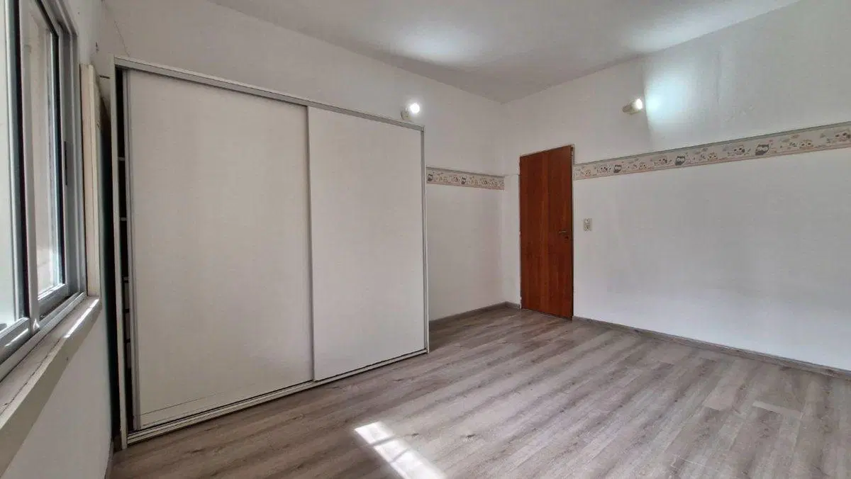 casa en alquiler 3 ambientes con parque en Lanus O 3