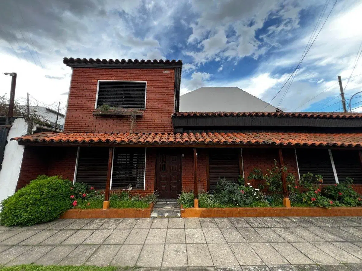 VENTA CASA 4 AMB C/ COCHERA V. ALSINA APTO CRÉDITO 4