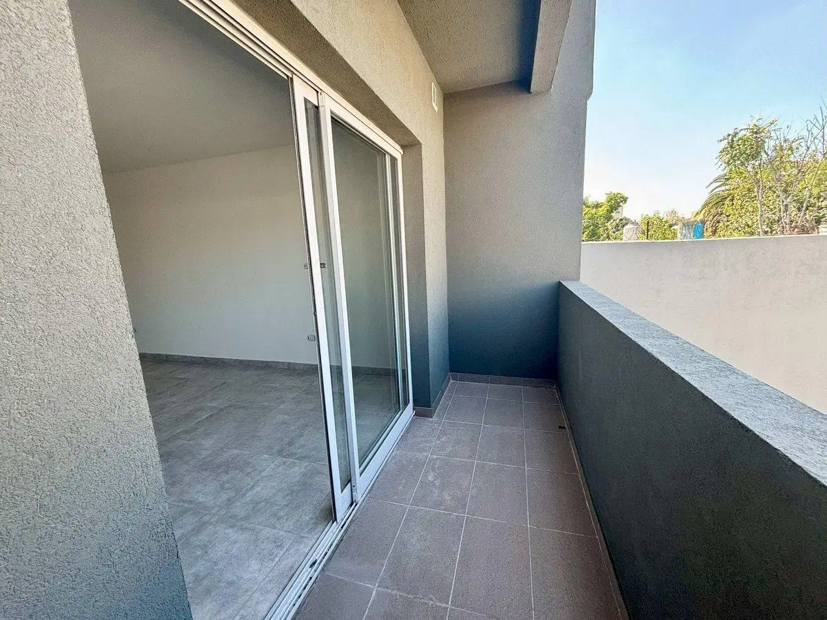 Monoambiente a estrenar con balcón Lanús Oeste 5