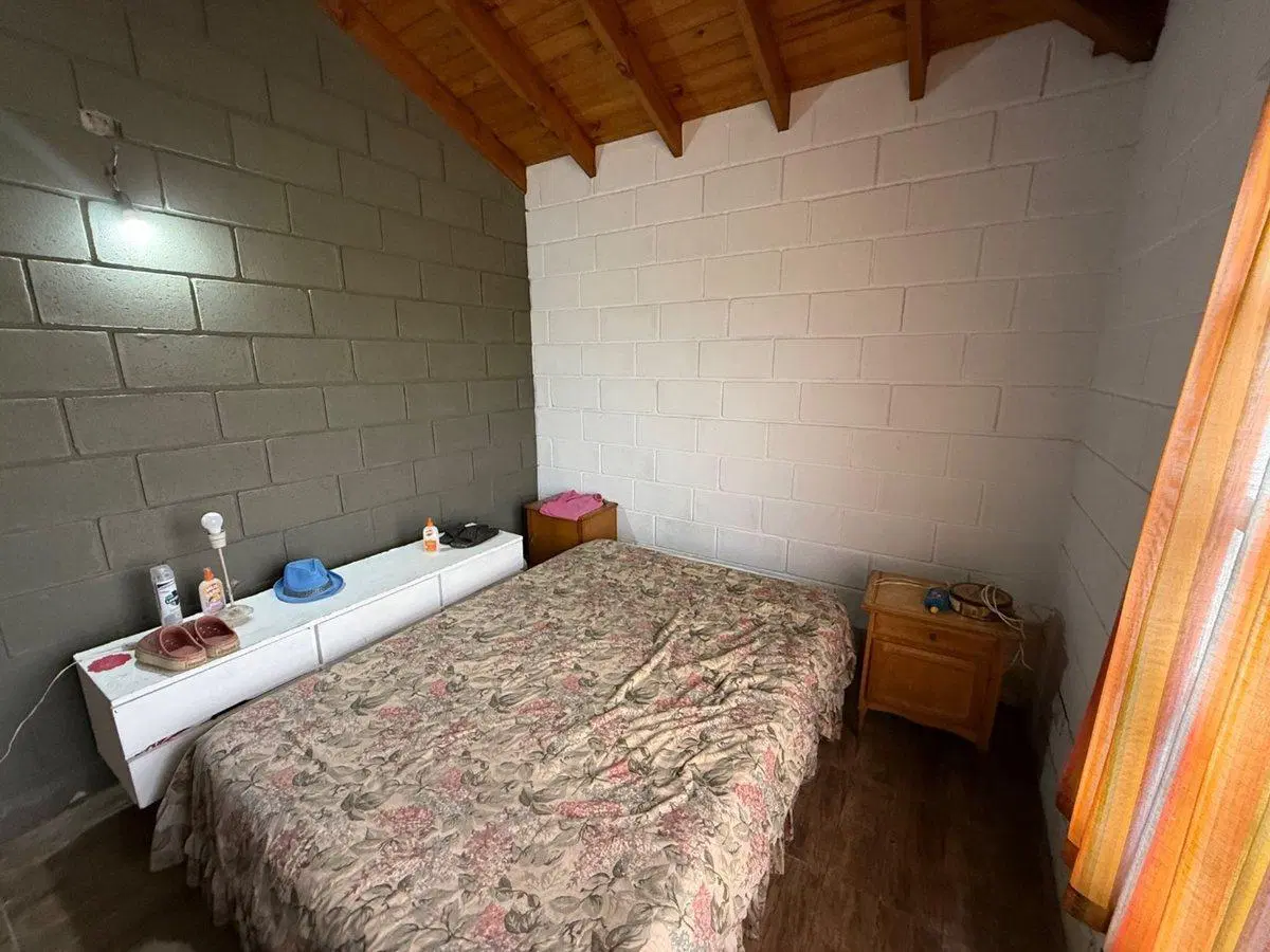 CASA EN VENTA CON PARQUE Y PILETA 2