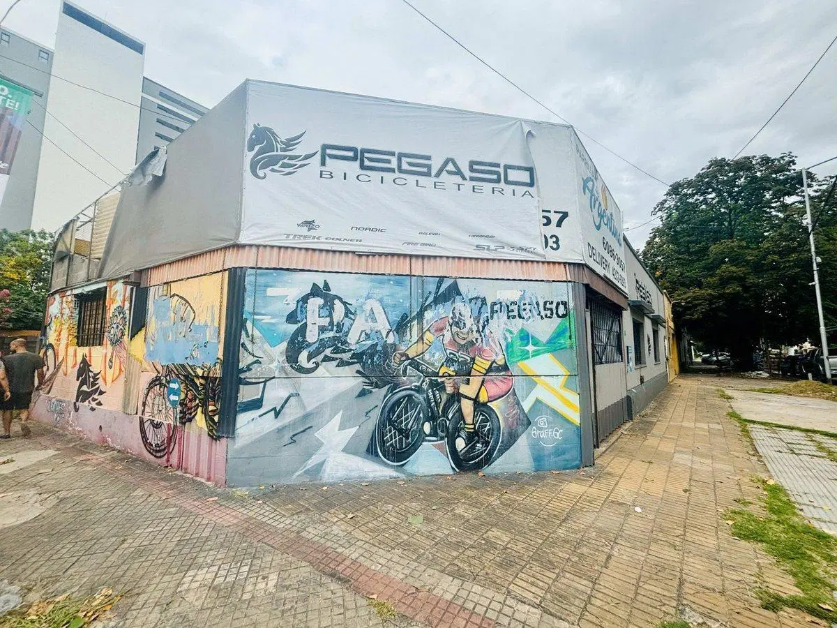 VENTA CASA SOBRE LOTE 182 m2. PERMUTA-FINANCIA 4