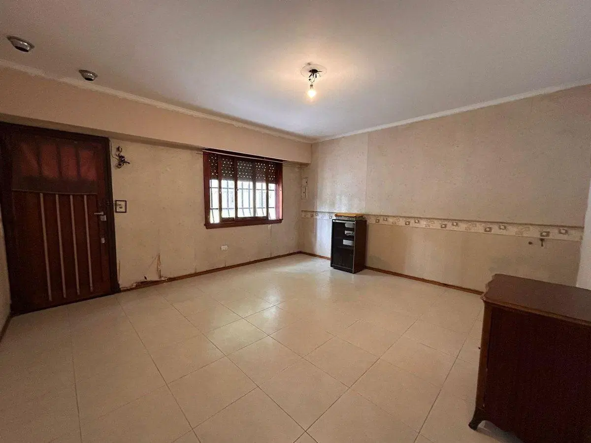 CASA 4 AMB CON COCHERA EN LOMAS DE ZAMORA 2