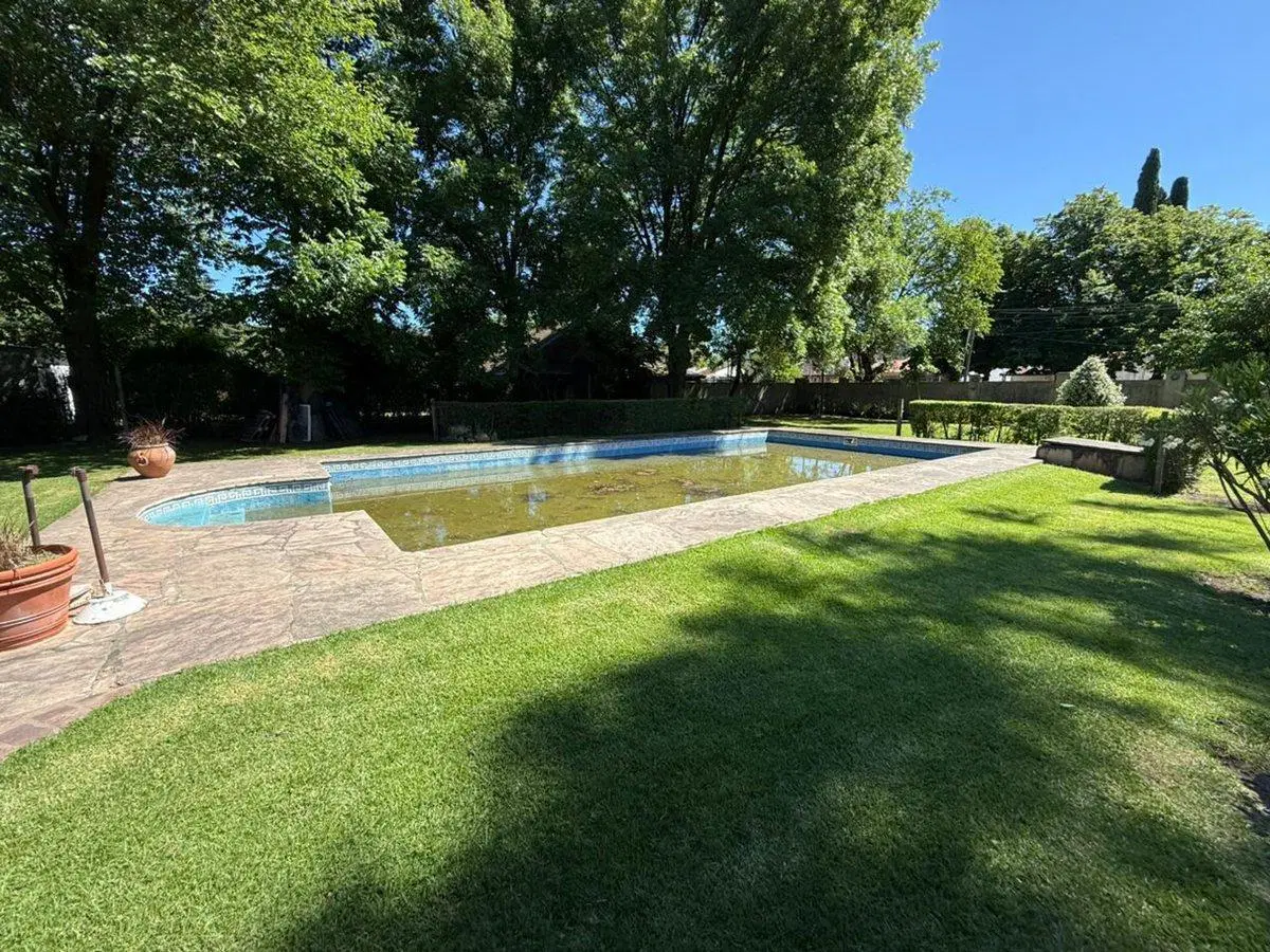 Lote en venta 965 m2 ubicado en Ezeiza c/piscina 3