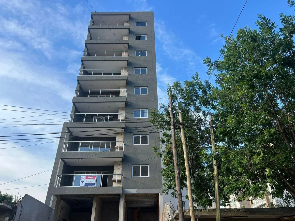 DEPTO PISO 4 AMB CN COCHERA Y BALCON AL FRENTE 5