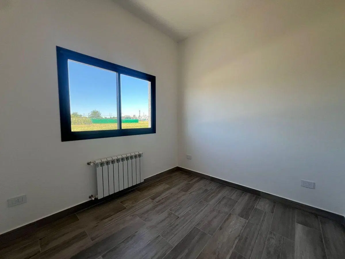 CASA EN VENTA EN CANNING CON COCHERA, PILETA 5