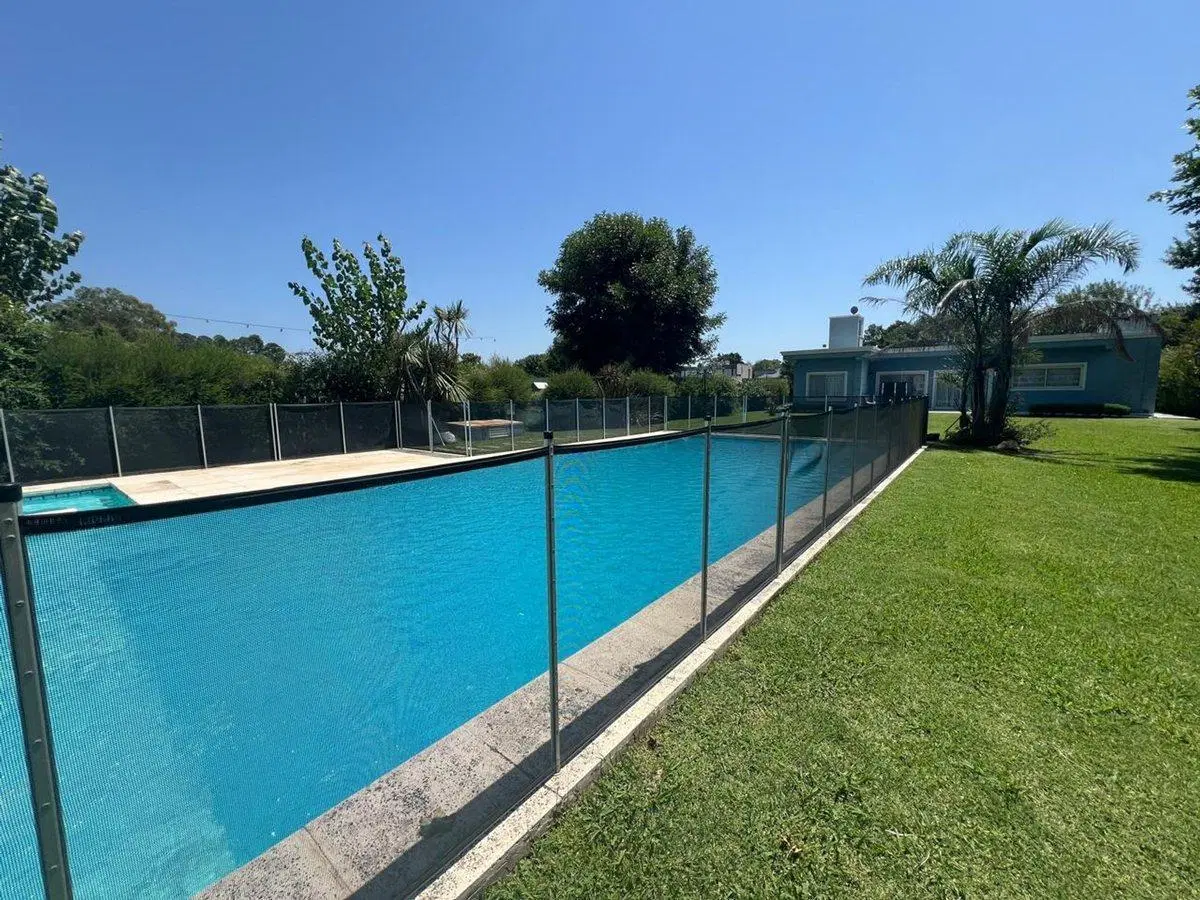 CASA QUINTA EN VENTA CON PARQUE Y PILETA 4