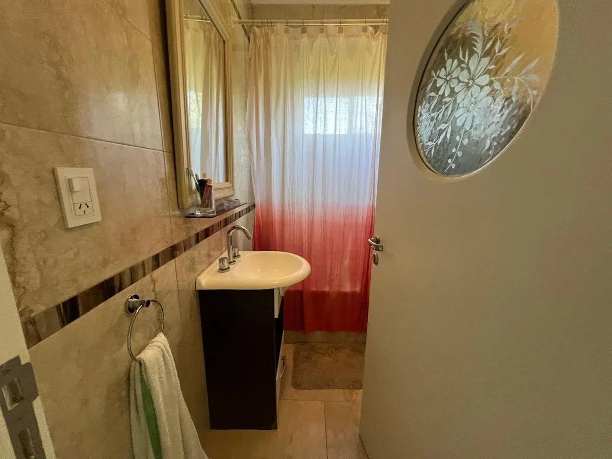 CASA QUINTA EN VENTA CON PARQUE Y PILETA 3