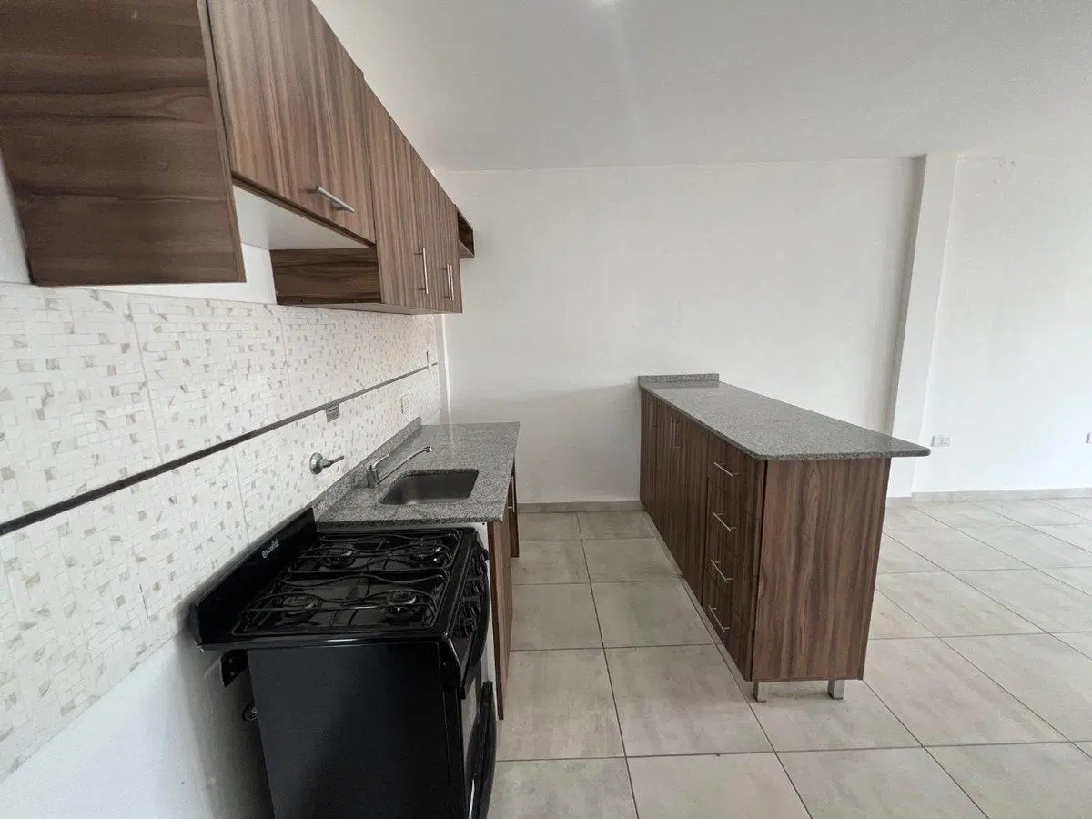 DPTO EN VENTA MONOAMBIENTE CON BALCON LANUS OESTE 3