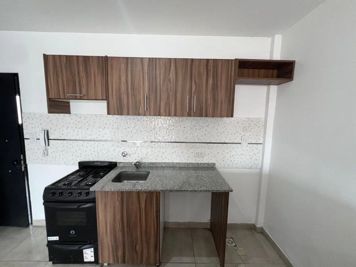 DPTO EN VENTA MONOAMBIENTE CON BALCON LANUS OESTE 2