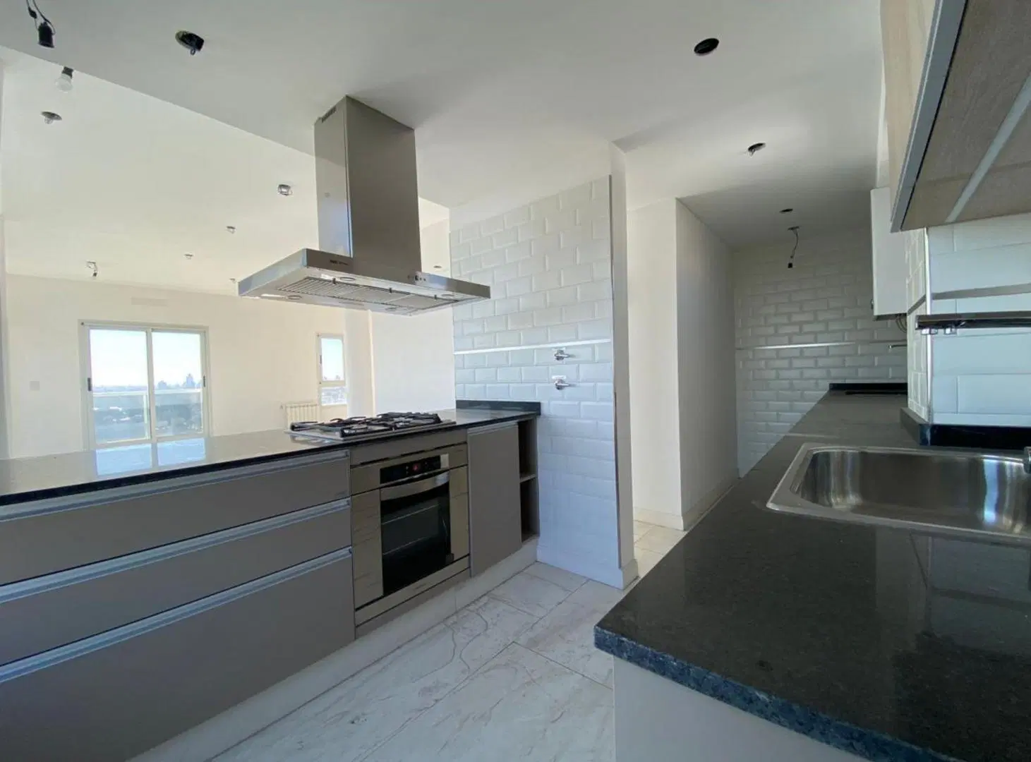 VENTA 3 AMB. A ESTRENAR CON COCHERA - LOMAS CENTRO 4
