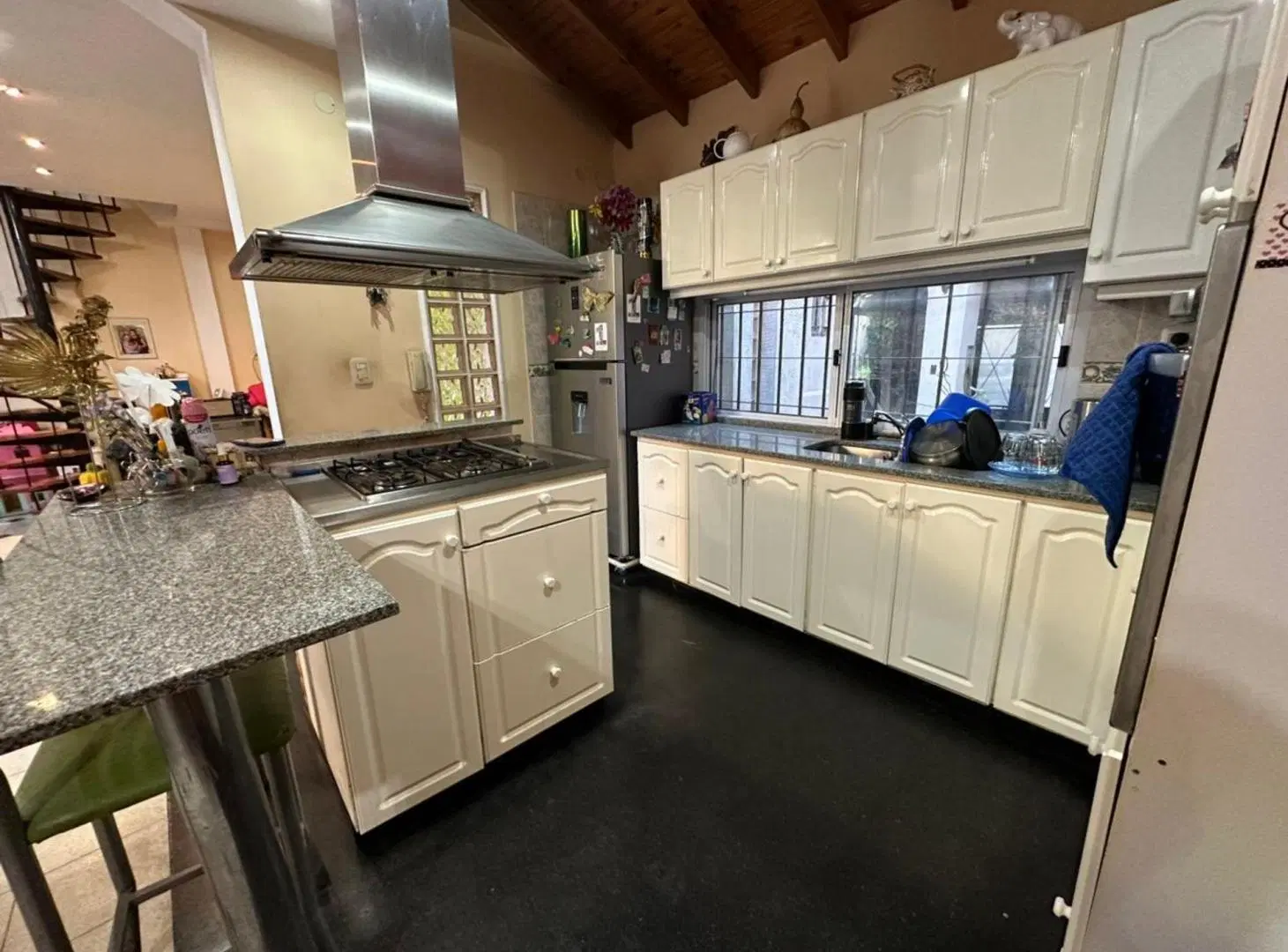 VENTA CASA 3 AMB CON PARQUE - VALENTIN ALSINA 2