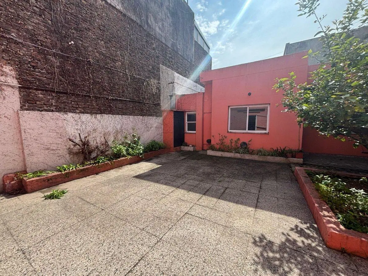CASA + DEPTO C/TERRAZA, EN VENTA, VALENTIN ALSINA 4
