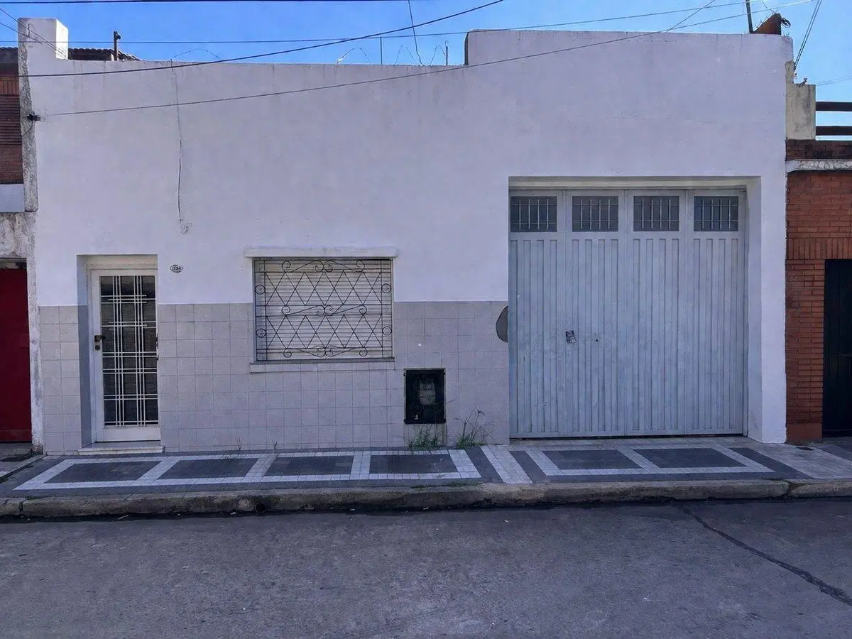 CASA DE 3 AMBIENTES EN GERLI CON GALPON DE 120M2 4