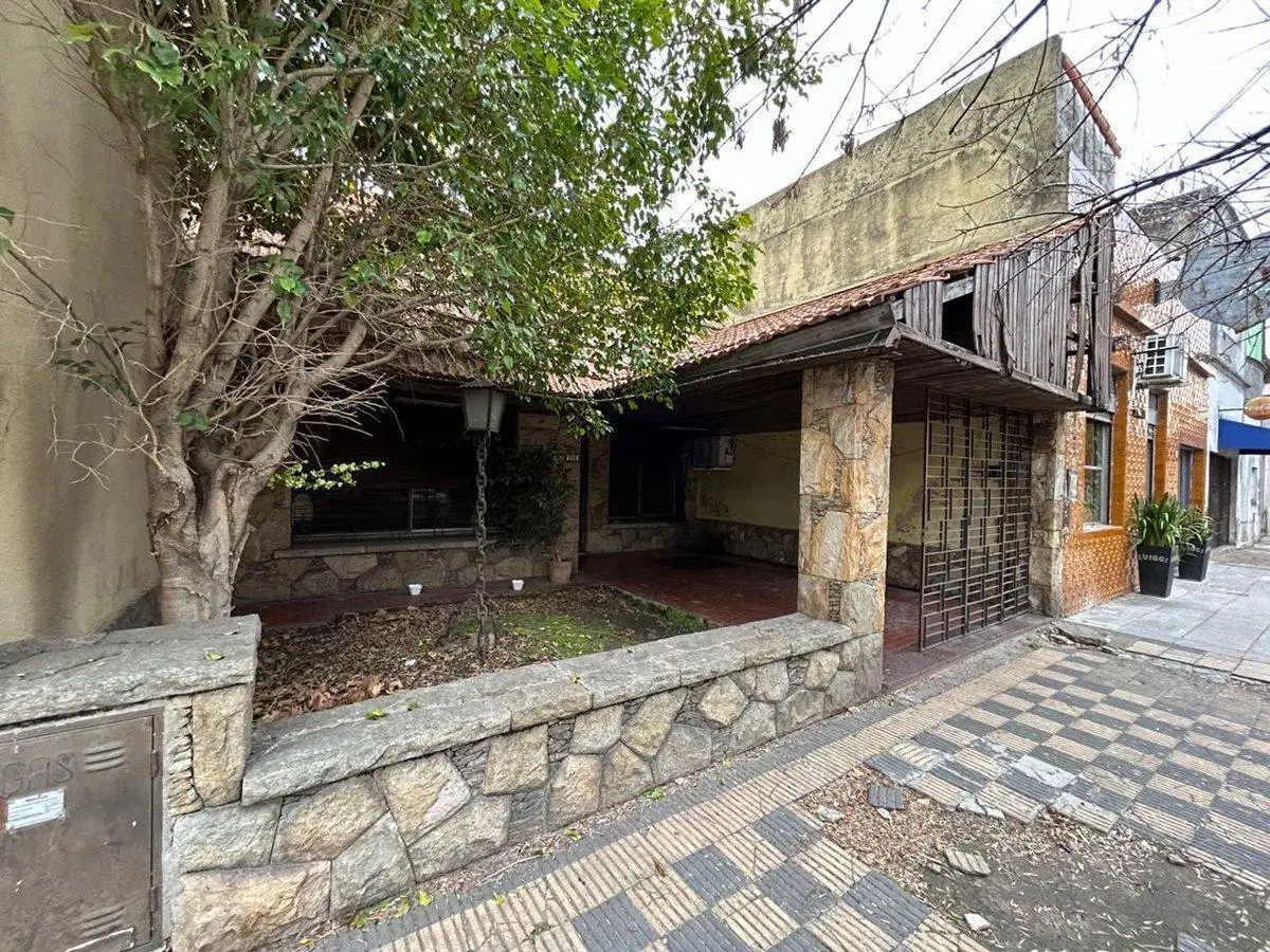 CASA DE 262 M2 EN VENTA EN LANUS A REFACCIONAR 5