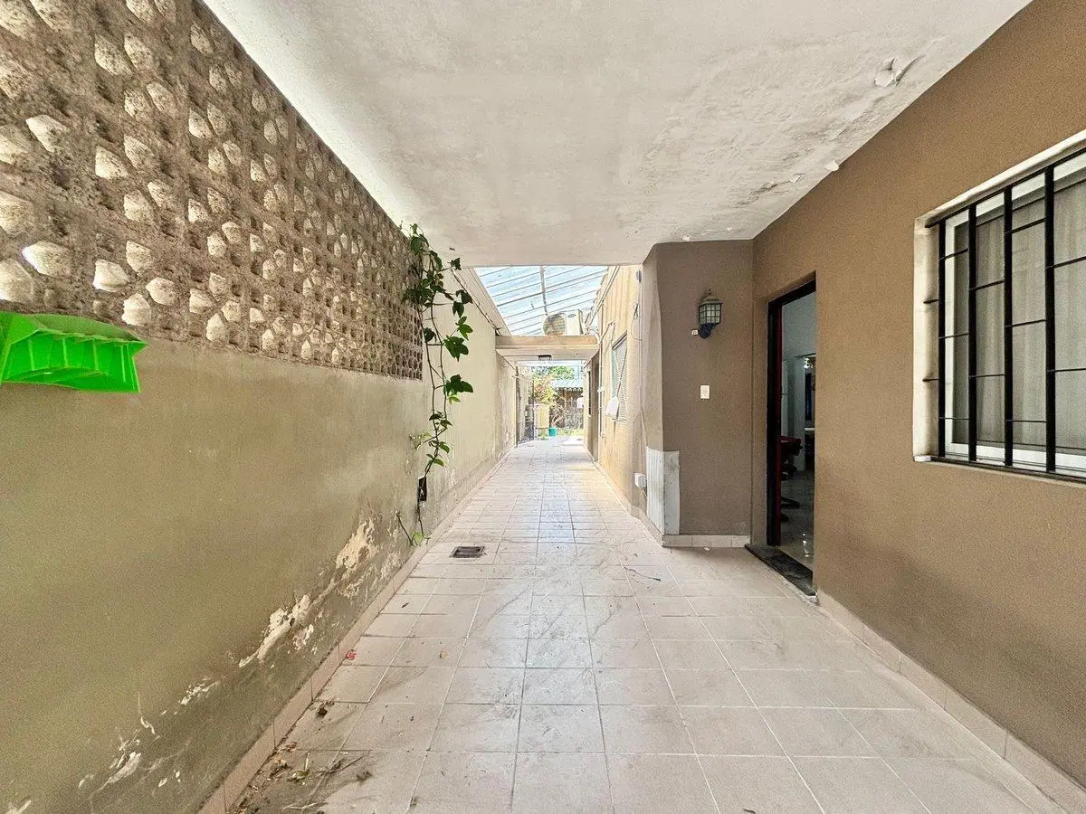 Casa en venta ADROGUE NUEVO VALOR 3 AMB Y COCHERA 2