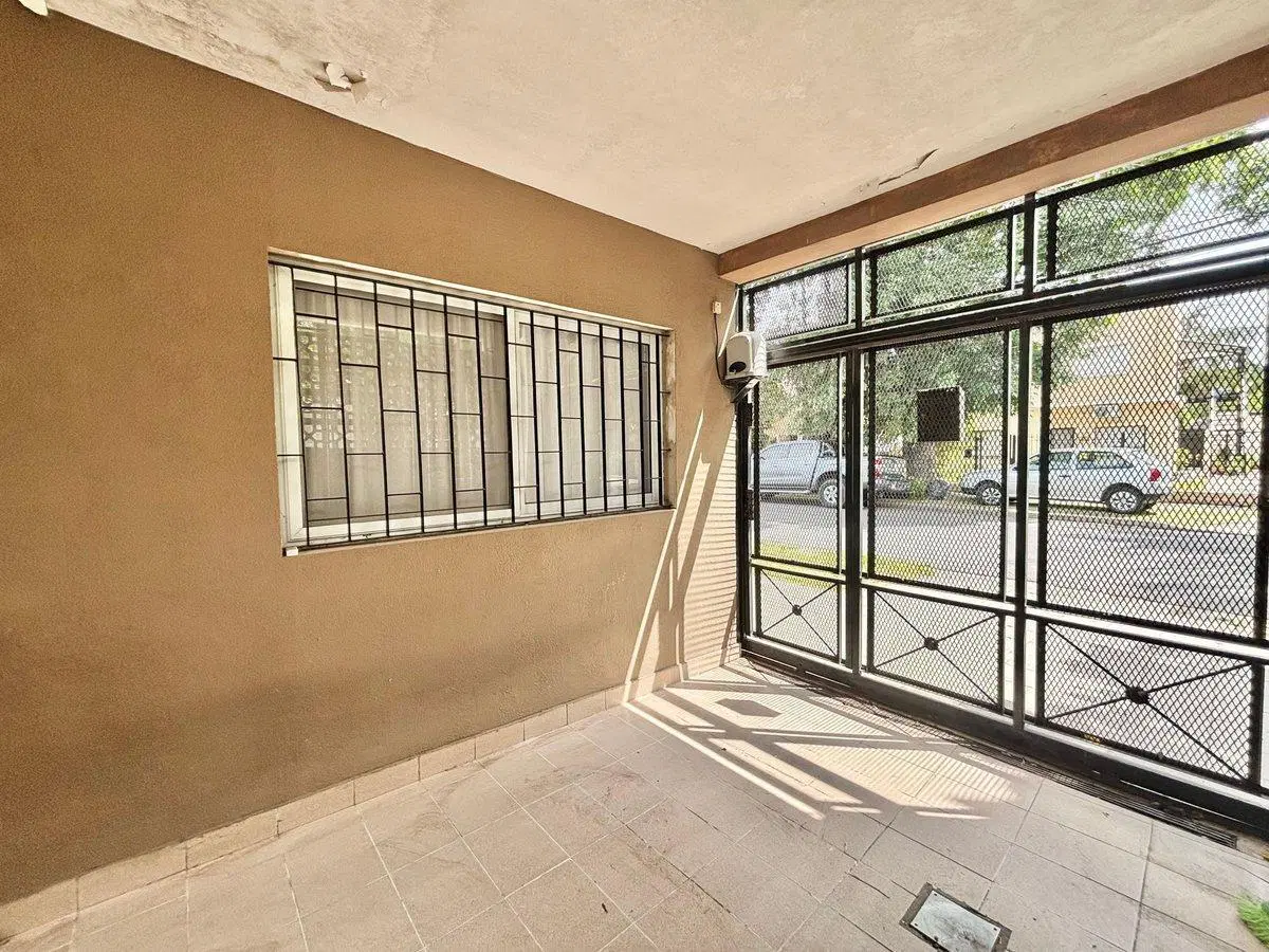 Casa en venta ADROGUE NUEVO VALOR 3 AMB Y COCHERA 5