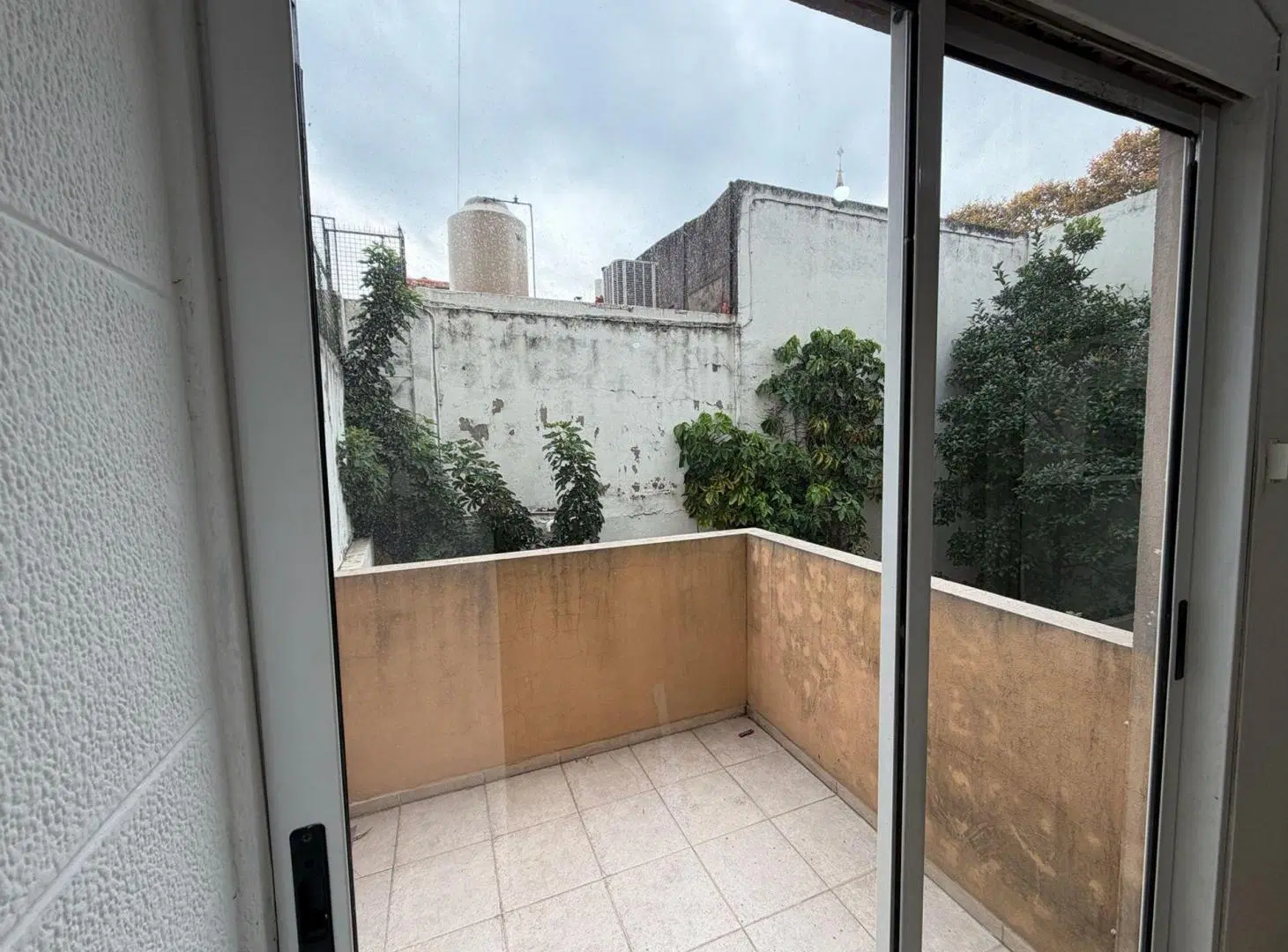 DEPARTAMENTO EN EXELENTE CONDICIONES ZONA ALMAGRO 2