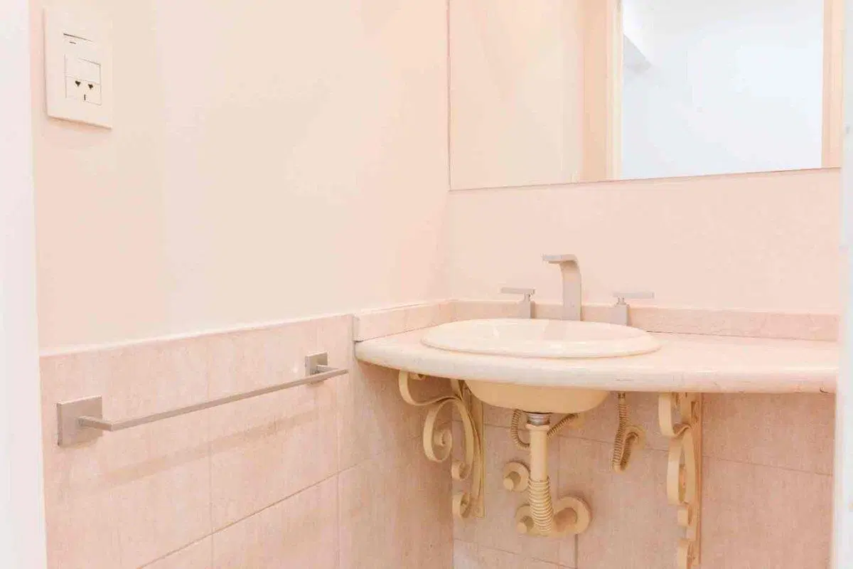Venta PH tipo casa 4 ambiente Valentín Alsina. 5