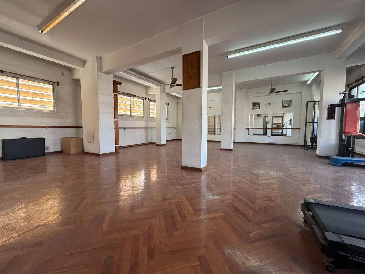 ALQUILER LOCAL COMERCIAL - S/EXPENSAS -LANÚS OESTE 5