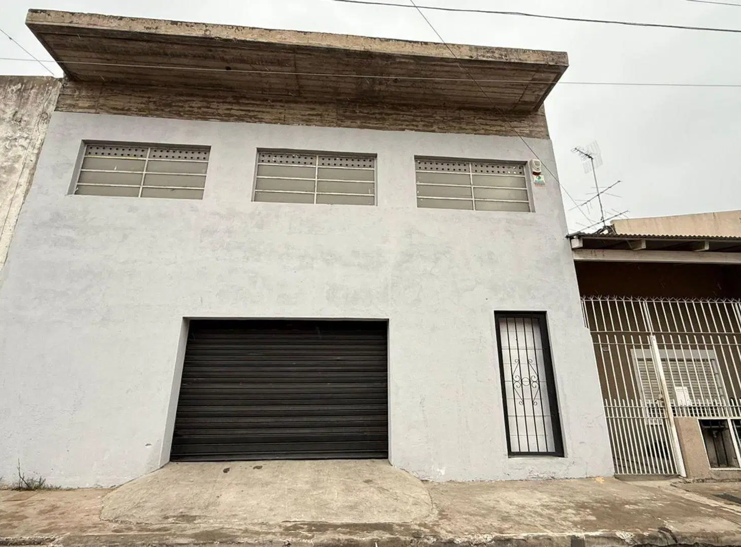 DEPOSITO EN ALQUILER LANUS OESTE, 180M2 2