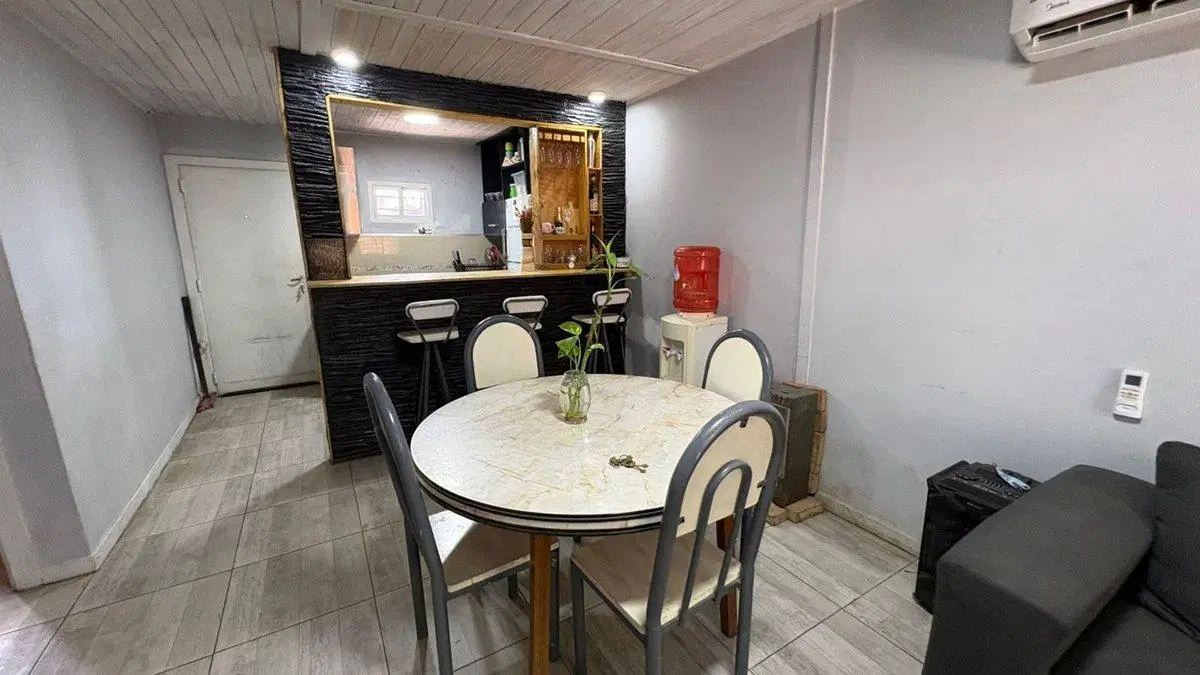 VENTA CASA 3 AMB CON PATIO Y PILETA - SPEGAZZINI 2