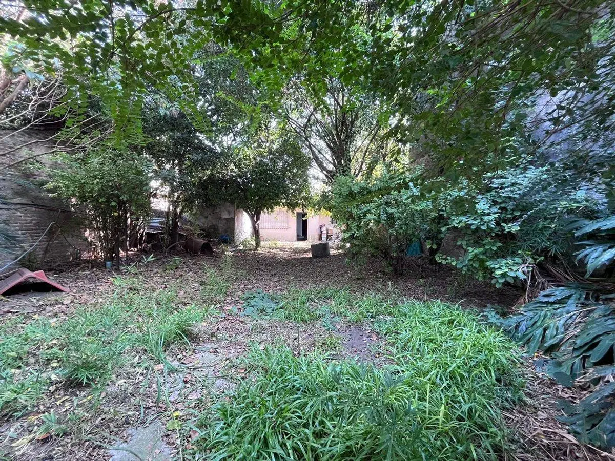 LOTE CON CASA A REFACCIONAR EN VALENTIN ALSINA 2