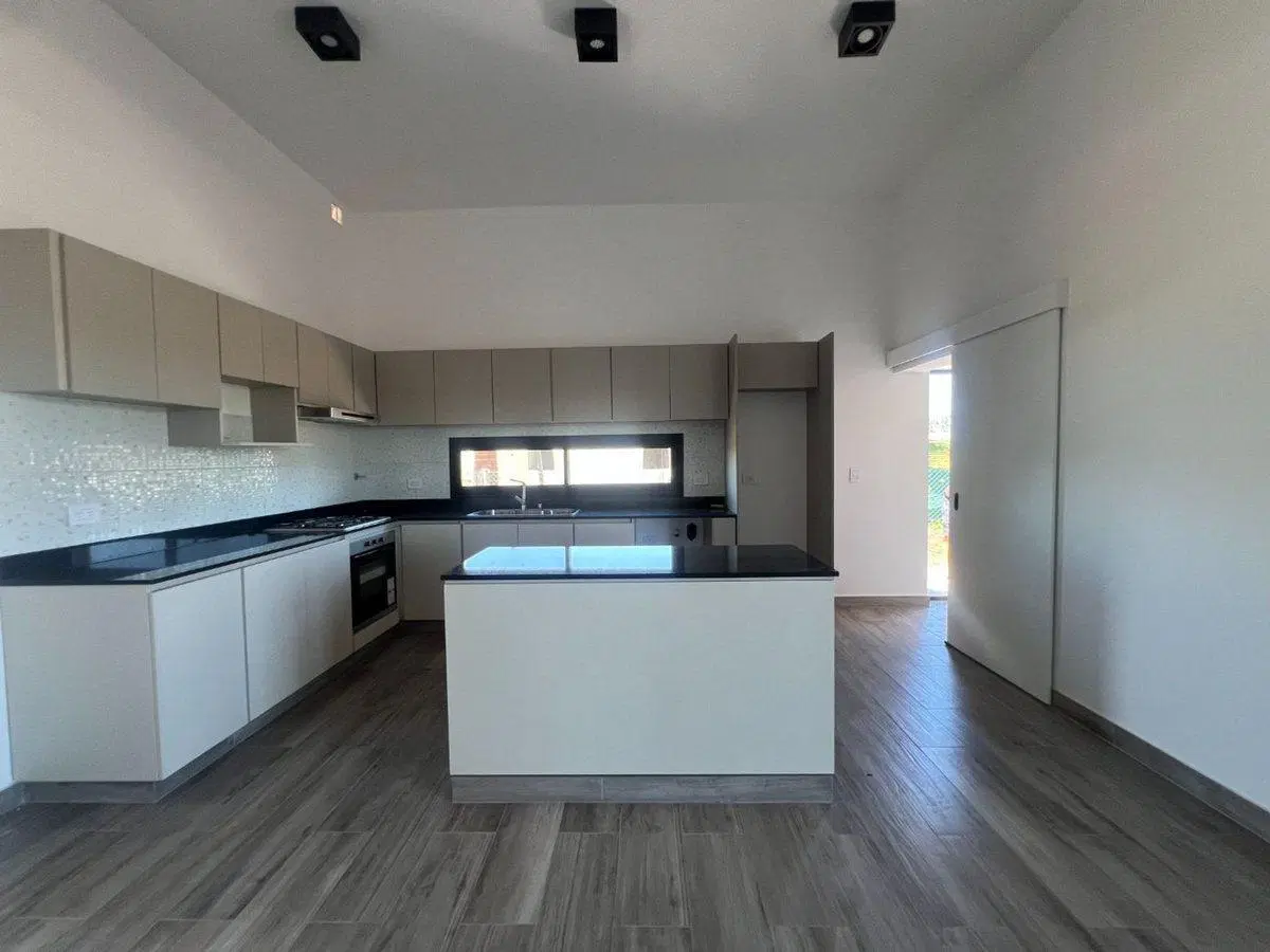 QUINTA VENTA 5 AMBIENTE CON PILETA A ESTRENAR 3