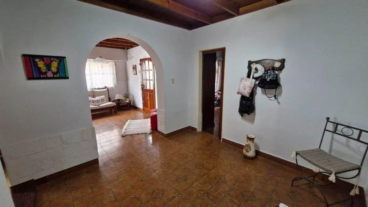 Casa en venta R. Escalada, con jardin. gran tamaño 3