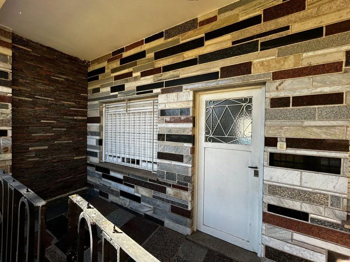 CASA EN VENTA CON LOTE EN FCIO VARELA APTA CRED 5