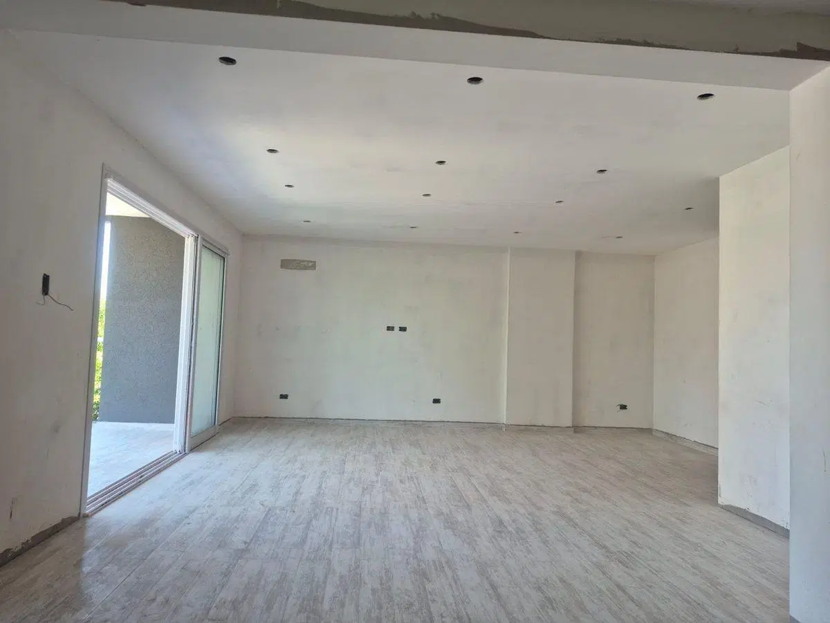 VENTA PISO DE CATEGORIA 4 AMB C/COCHERA LANUSITA 2