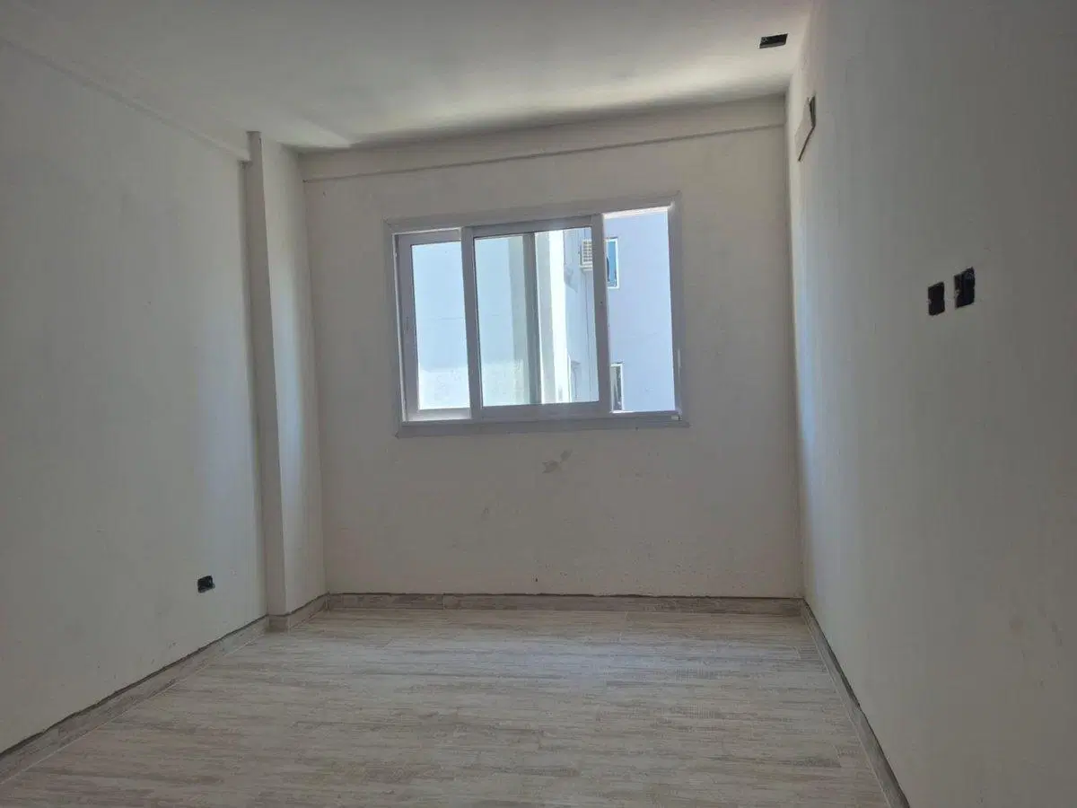 VENTA PISO DE CATEGORIA 4 AMB C/COCHERA LANUSITA 4