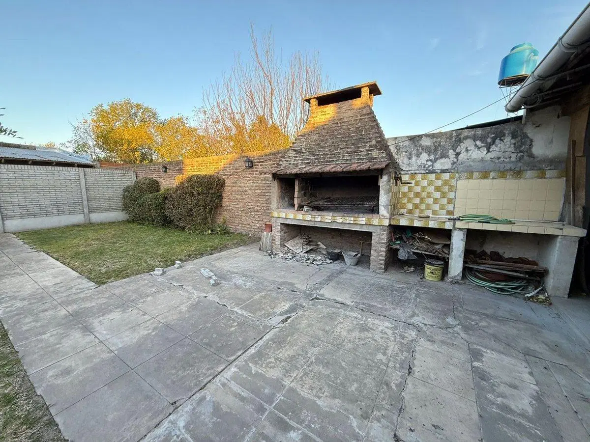 Casa 3 amb en venta con cochera Alejandro Korn 4