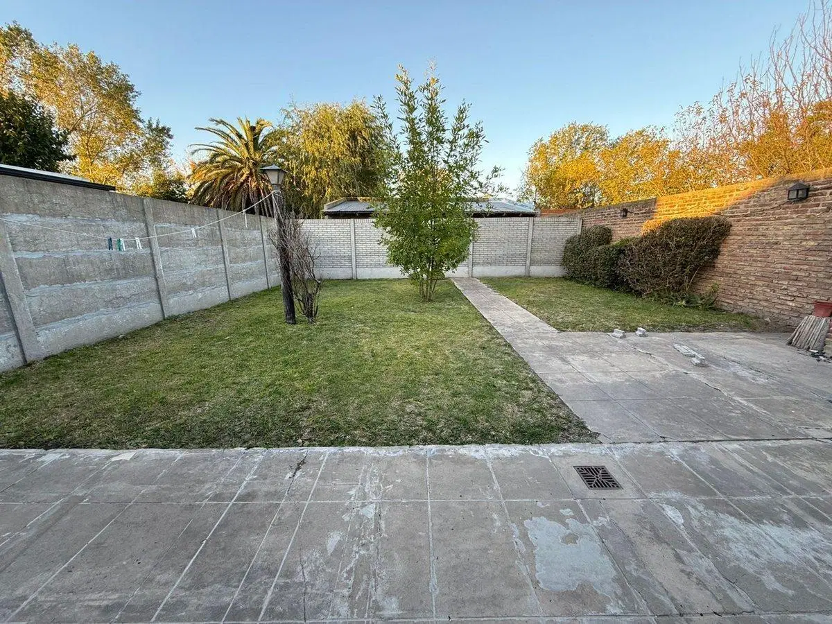 Casa 3 amb en venta con cochera Alejandro Korn 3