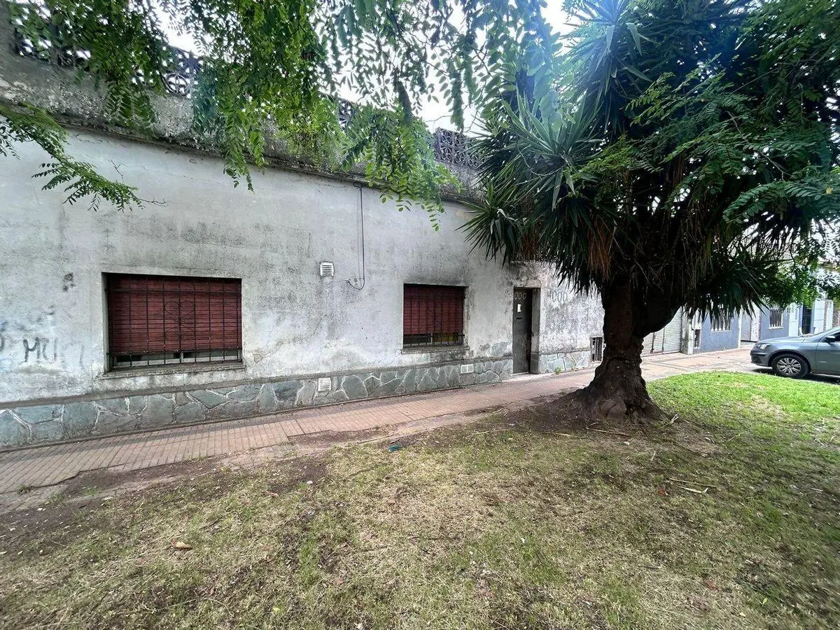 CASA DE 3 AMB EN VENTA EN TEMPERLEY CON 2 LOCALES 5