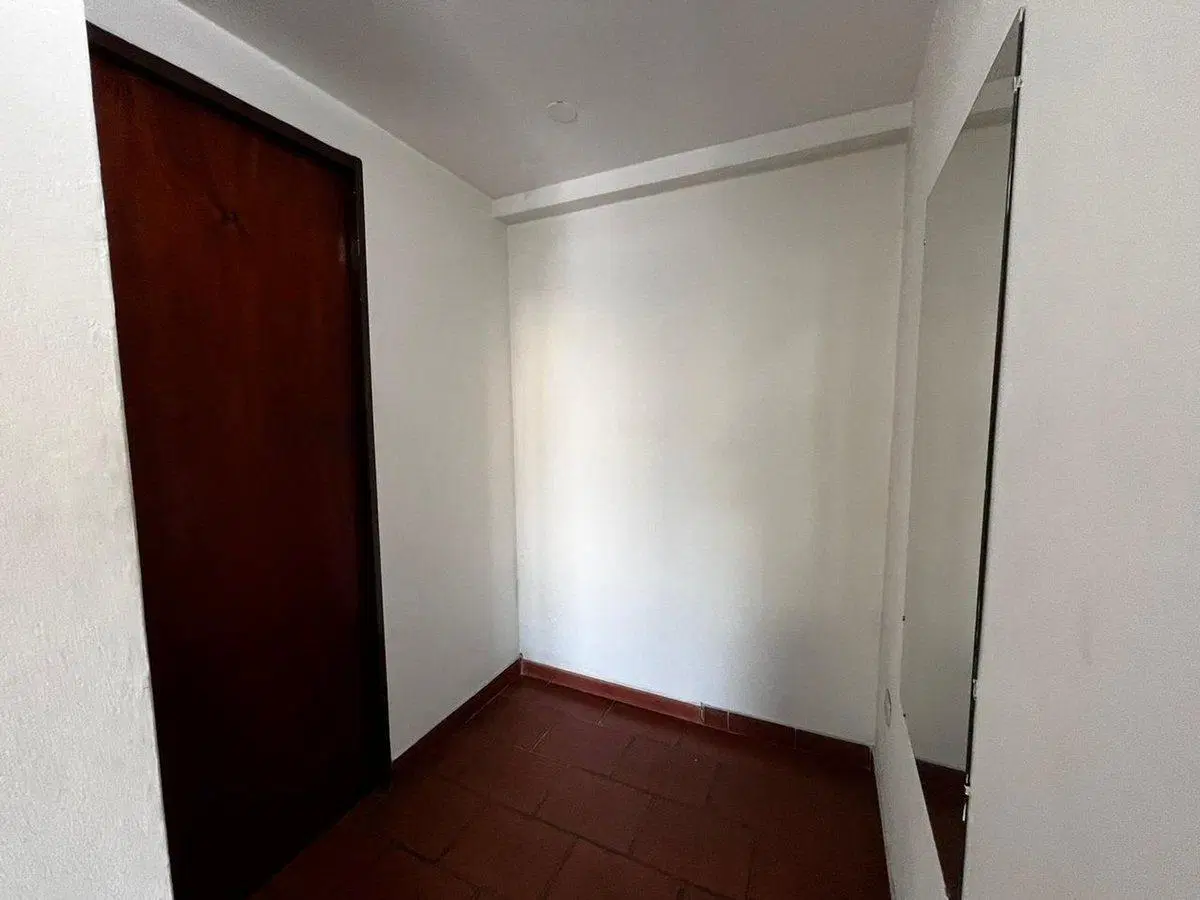 VENTA DE CASA + GALPON- WILDE- APTA CREDITO 3