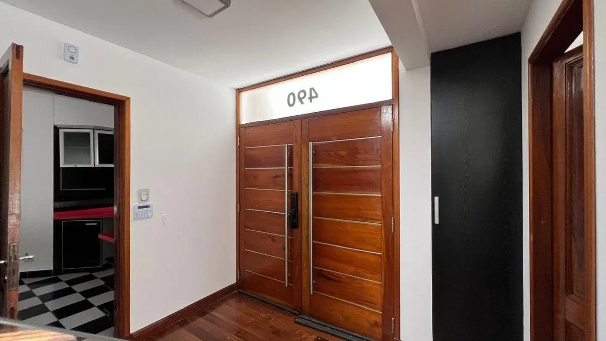 CASA EN VENTA-BANFIELD-5 AMBIENTES-AMPLIA COCHERA 2