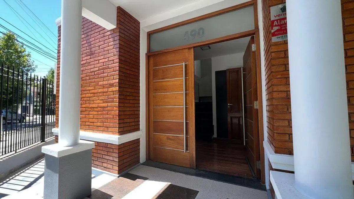 CASA EN VENTA-BANFIELD-5 AMBIENTES-AMPLIA COCHERA 5