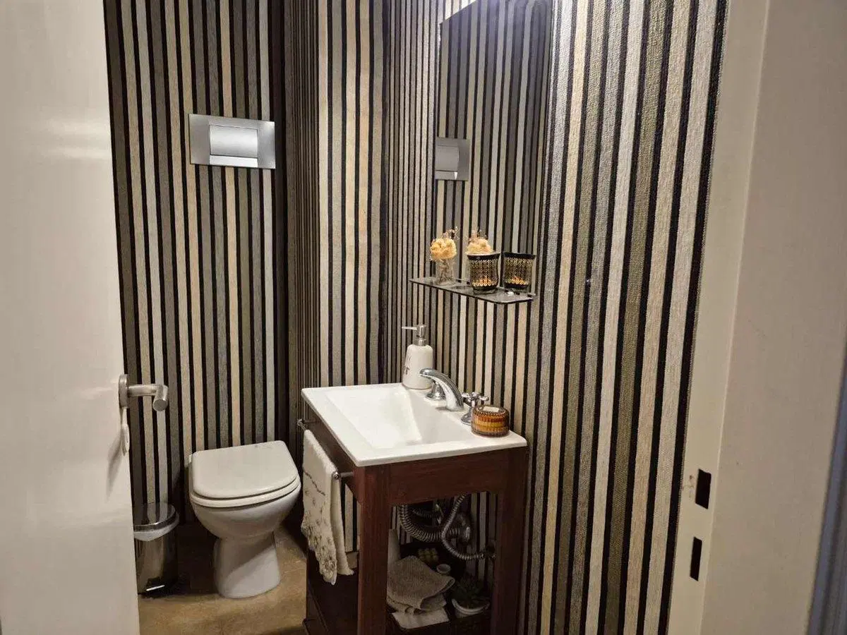 VENTA DEPTO. 3 AMBIENTES C/COCHERA.  LANUS ESTE. 4