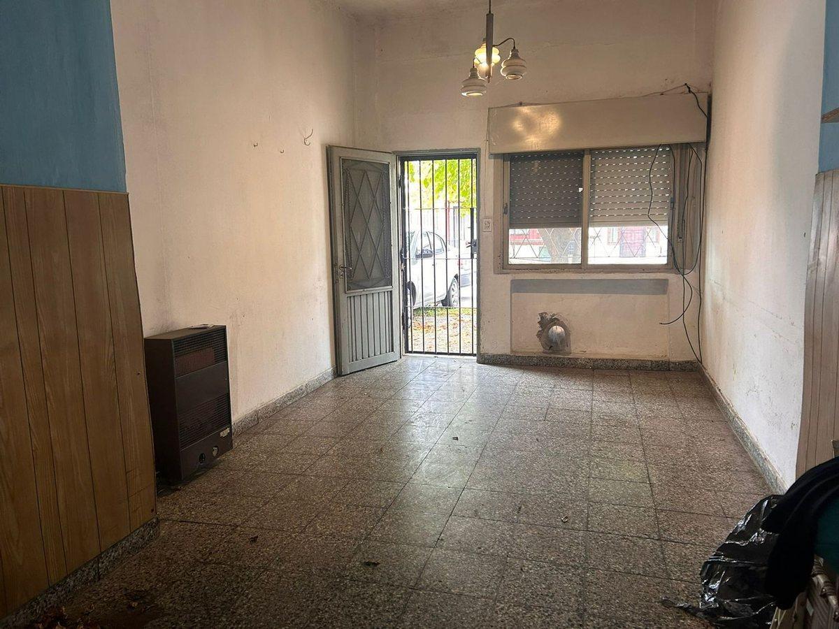 CASA EN VENTA EN SAN JOSE TEMPERLEY A REFACCIONAR