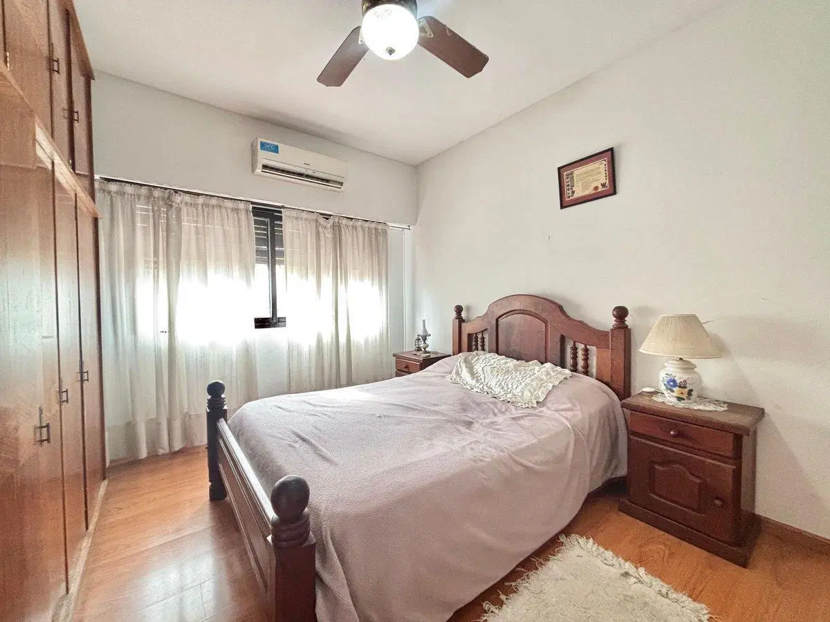 CASA EN VENTA 5 AMB-COCHERA-PATIO V. ALSINA 3