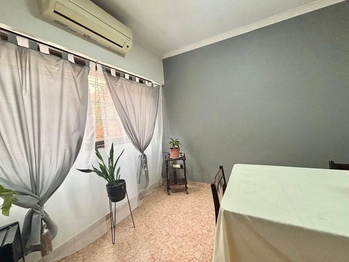 CASA EN VENTA 5 AMB-COCHERA-PATIO V. ALSINA 4