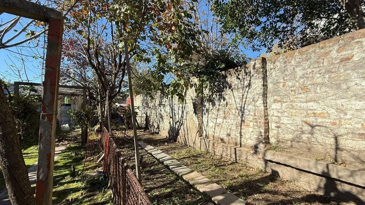 CASA EN VENTA 8,66X50 CN/COCHERA Y TERRAZA 5
