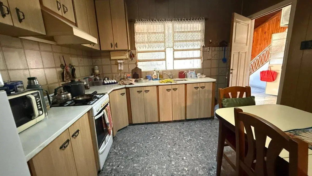 Casa lote propio en venta con cochera Lanús oeste 4