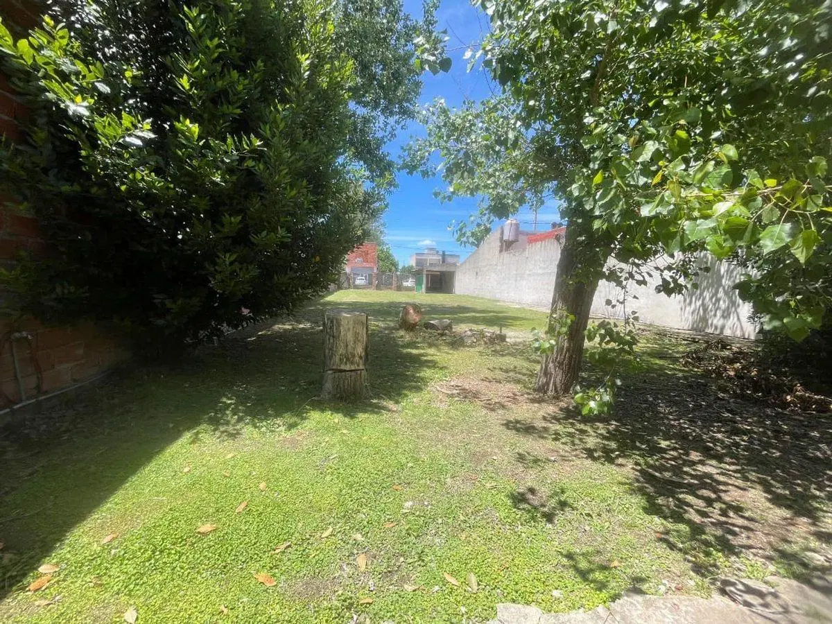 OPORTUNIDAD, CASA CON GRAN TERRENO EN MONTEGRANDE. 2
